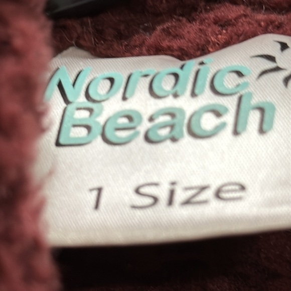 Nordic Beach fuzzy wrap Chocolate Cherry/burgundy One Size Warm Beachy camping - Picture 4 of 9